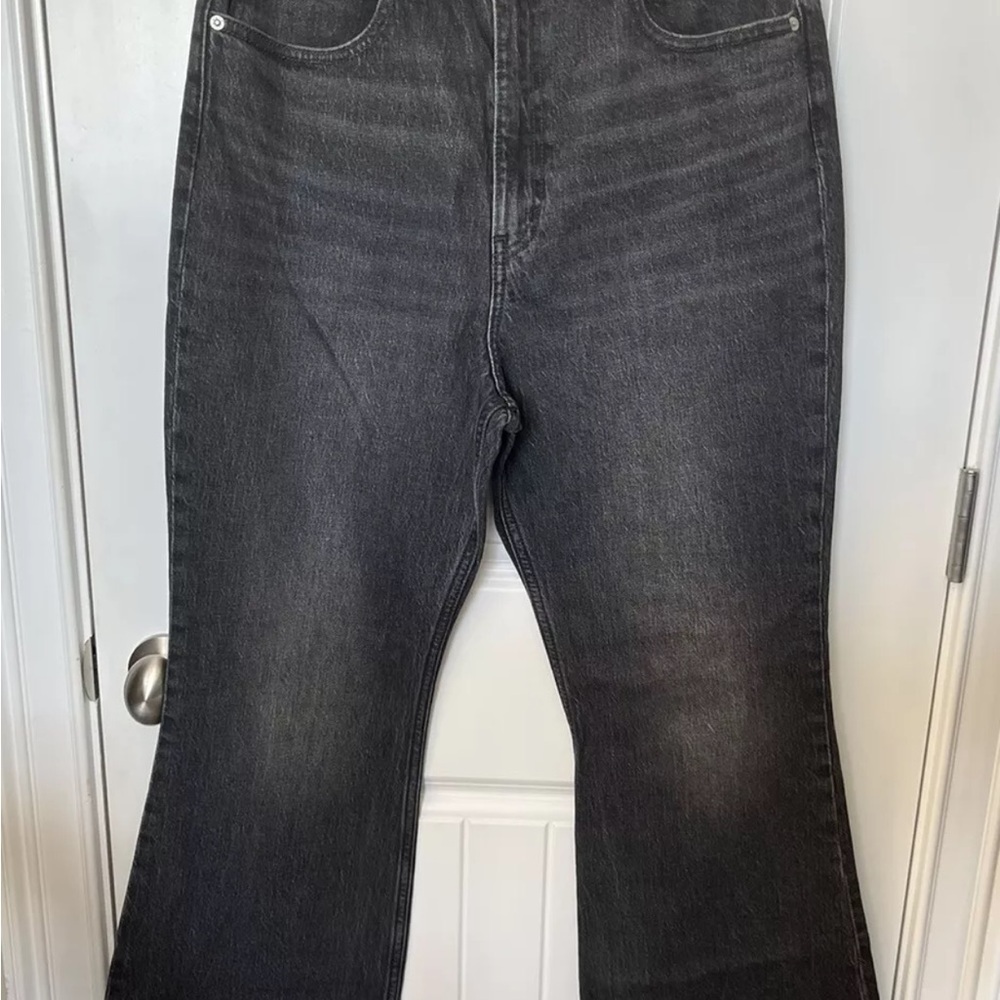 Levi’s 70s high flare Ultra High Rise  31  x 32 NWT